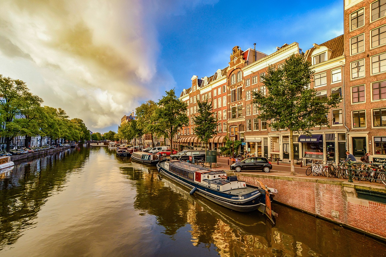 Canals of Amsterdam - Car & Van Hire London at Go Rental